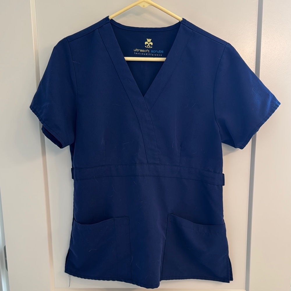 Women’s scrub top